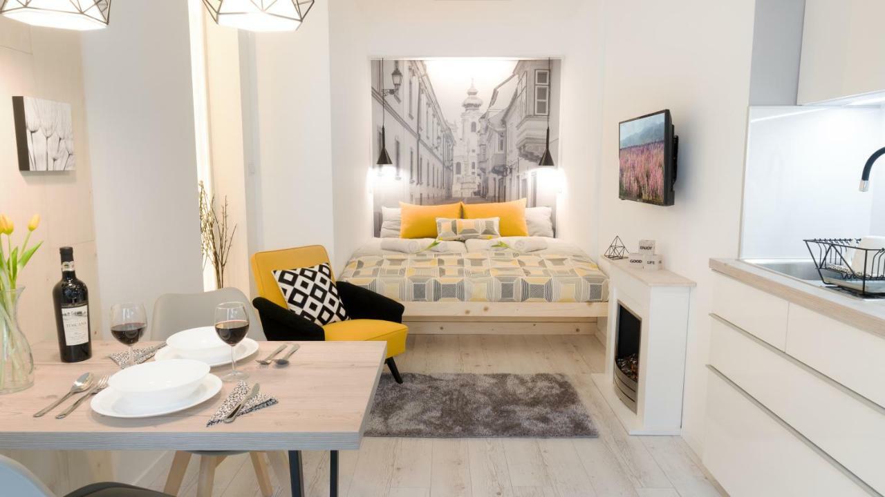 Luxury Studio 24 Gyor Ngoại thất bức ảnh